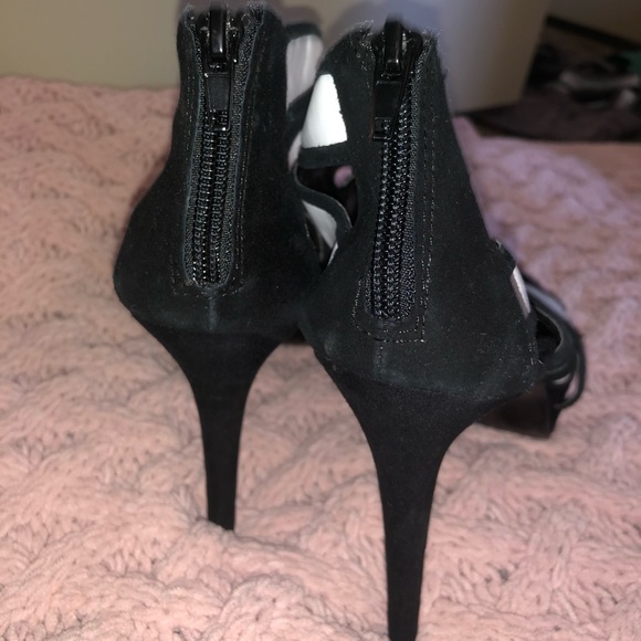 Black & White Heels - Picture 4 of 4